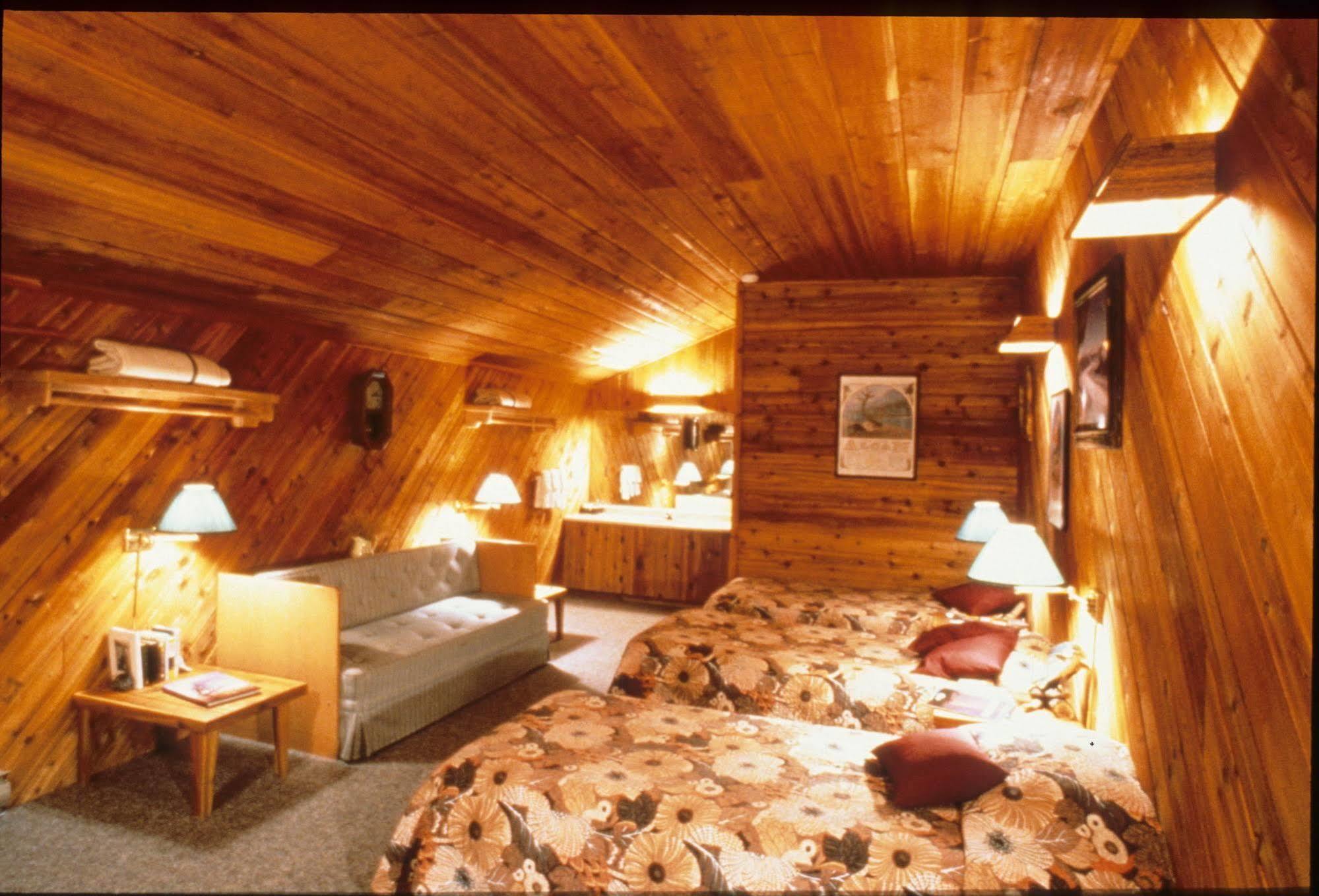Inconnu Lodge Mcevoy Lake 외부 사진