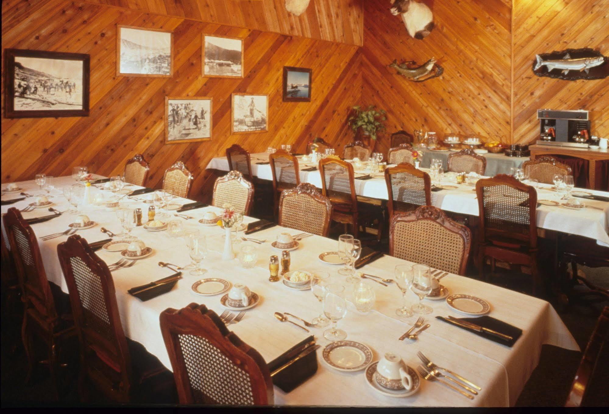 Inconnu Lodge Mcevoy Lake 외부 사진